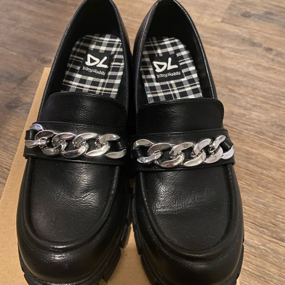 Chinese laundry shoes. Only worn a few times, sized 9 but runs big.